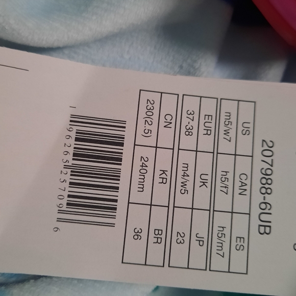 Women's hot pink BARBIE platform Mega Crush CROCS. Size 7 (fits like an 8) - Picture 4 of 8